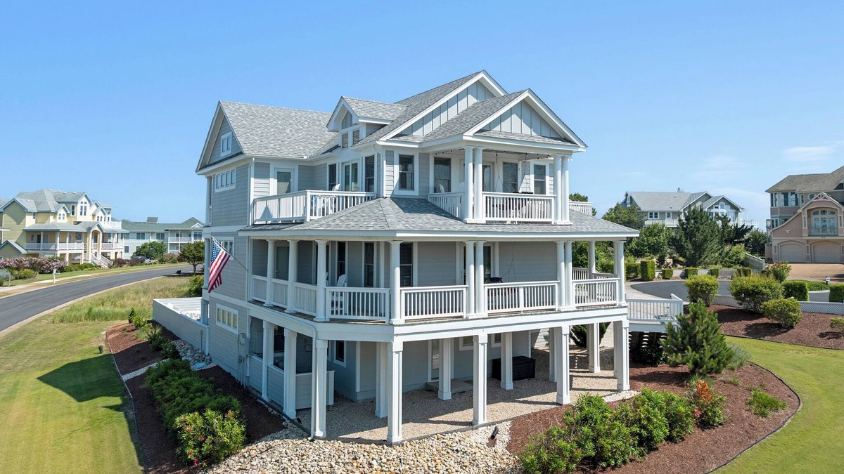 Corolla House | It's 5 O'clock Somewhere: Pool, Spa, Club Access