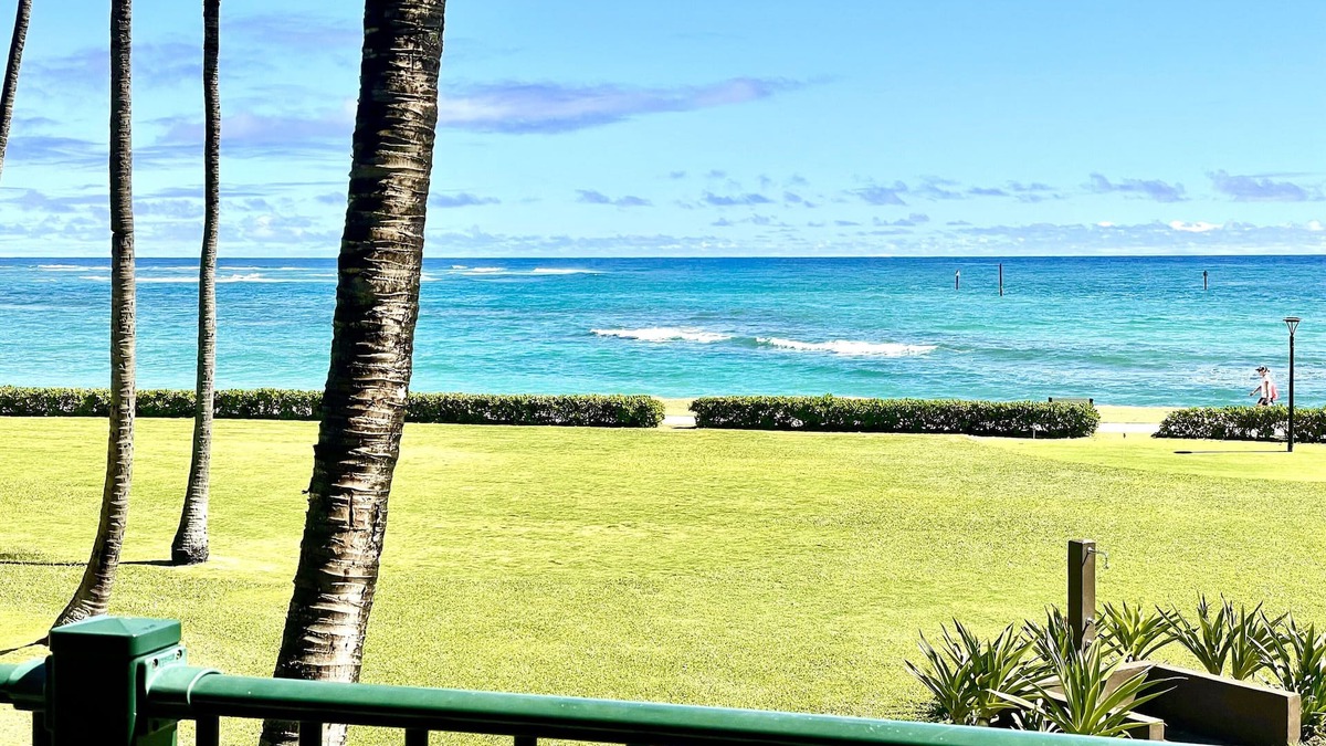Kapaa Condo | It's All About the View! Oceanfront, A/C, Elevator, SPECIAL! 9/3-9/24/25 Info ↓
