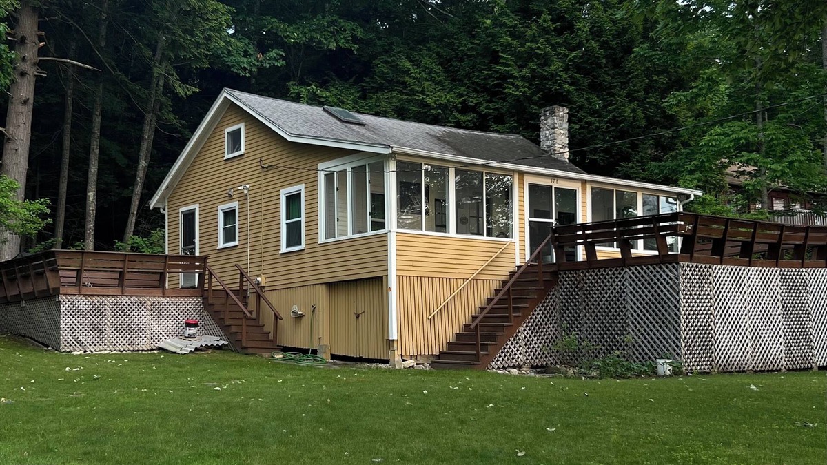 West Poland House | It's better to wake at the lake! 3 bedroom with lovely lakefront view
