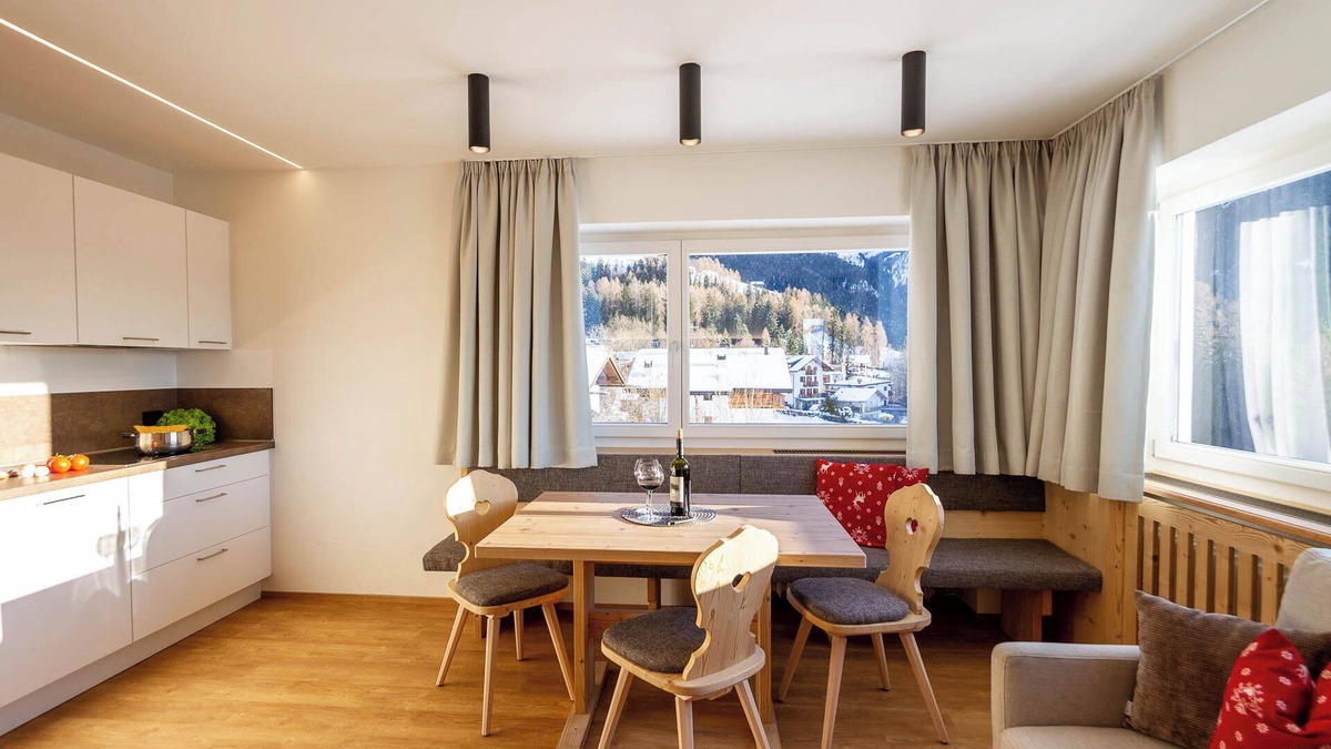 Castelrotto Apartment | Apartment “Haus Lohengrin - Ferienwohnung 3” with Mountain View