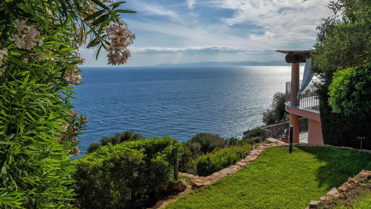 Torre delle Stelle Villa | ClickSardegna Villa Gemma with infinity pool facing the sea