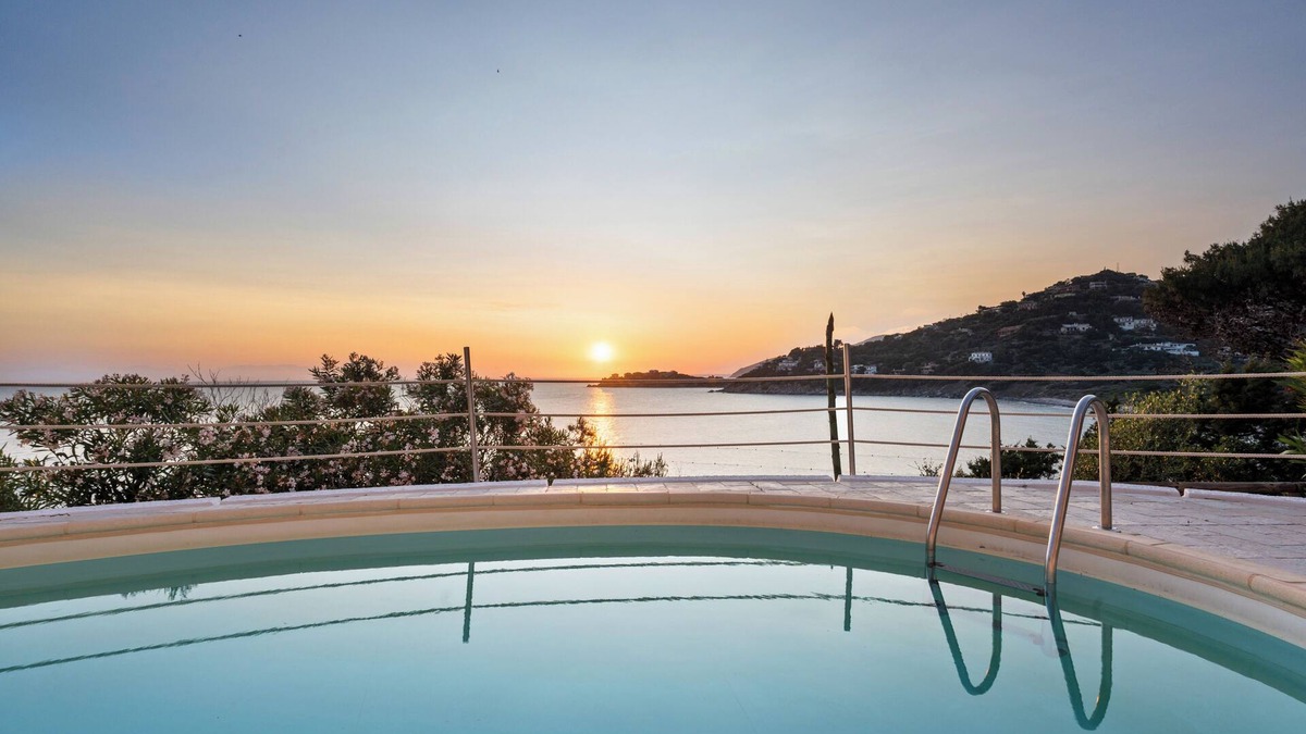 Torre delle Stelle Villa | Villa Ambra Front Sea, Luxury, Private Pool just a Few Steps from the Beach
