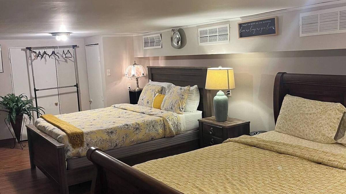 Harrisburg - Hershey Apartment | Italian Lake and Susquehanna River friendly Lodge.