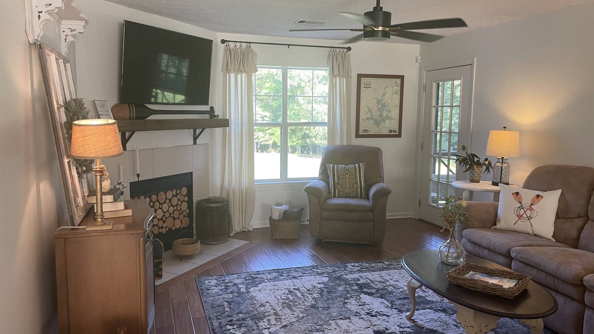 Dadeville Condo | It’s that time of year… book your Auburn football weekend! War Eagle!🦅