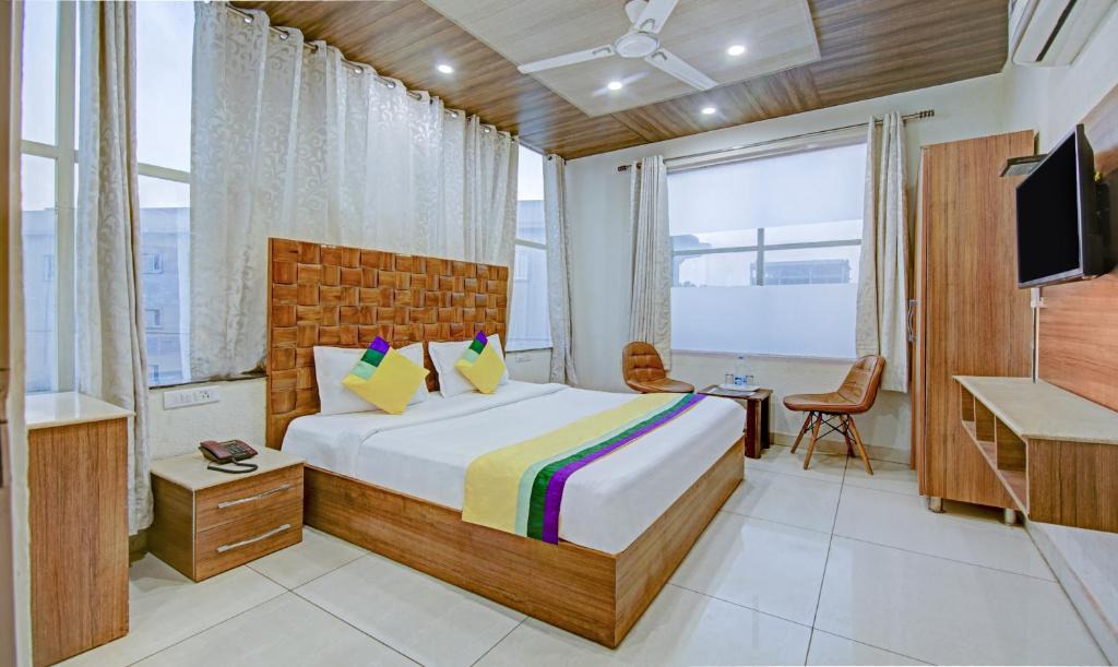 Zirakpur Hotel | Itsy By Treebo - Sharrytel