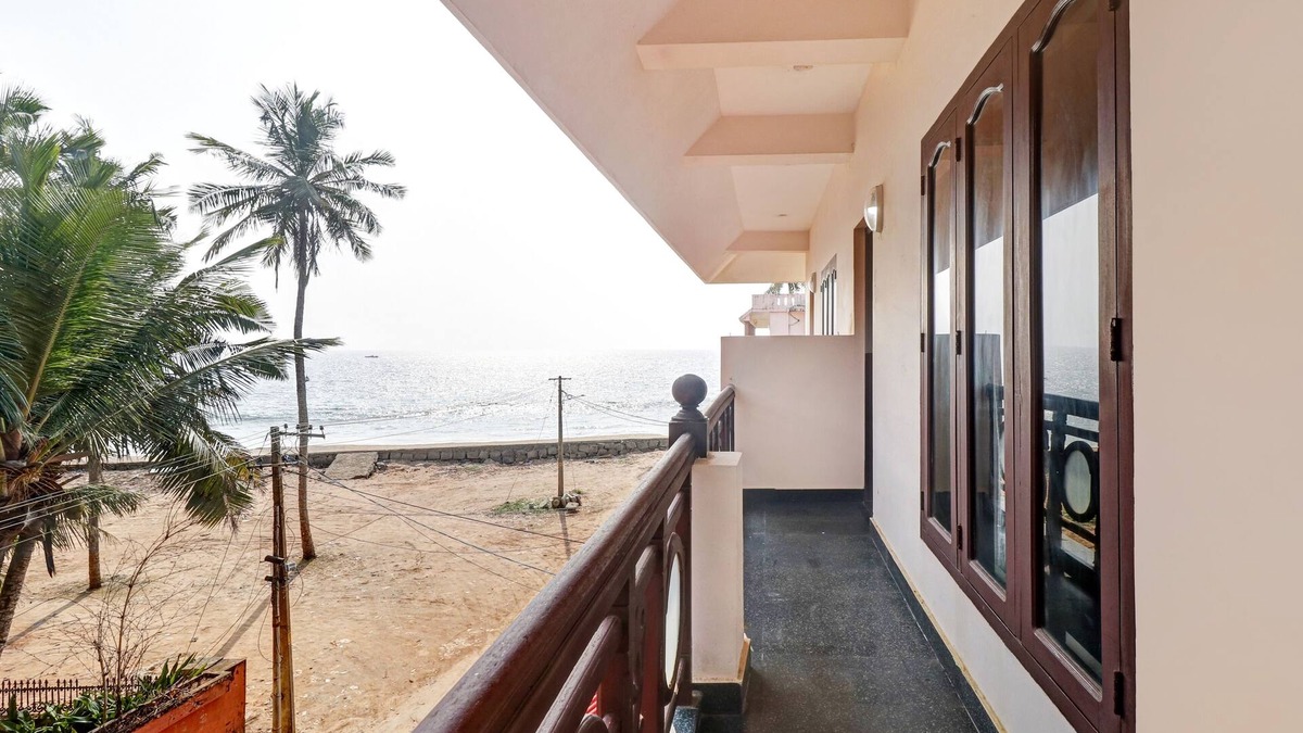 Kovalam House | Itsy Hotels The Waters Edge Beach Resort