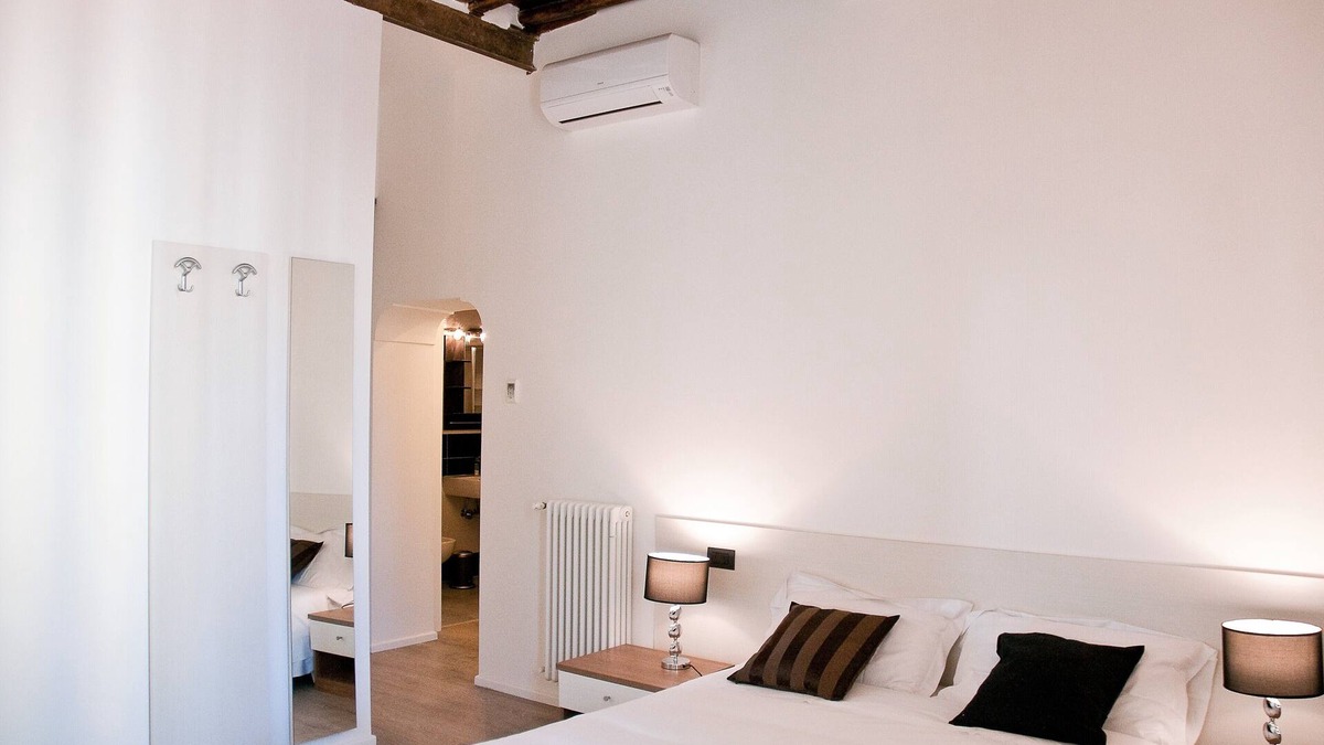 Rione III Colonna Apartment | Iuturna Apartment - Trevi Fountain/Spanish Steps