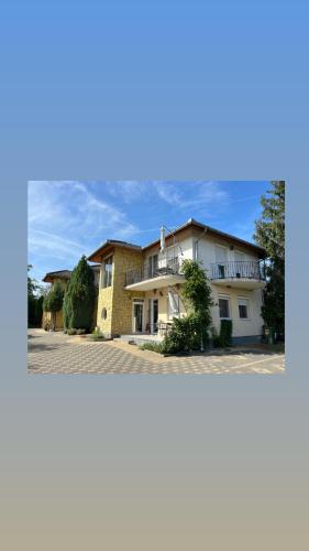 Balatonlelle Apartment | Ivett apartmanház
