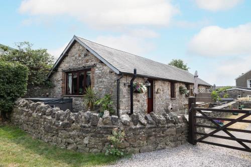 Pyle House | Ivy Cottage