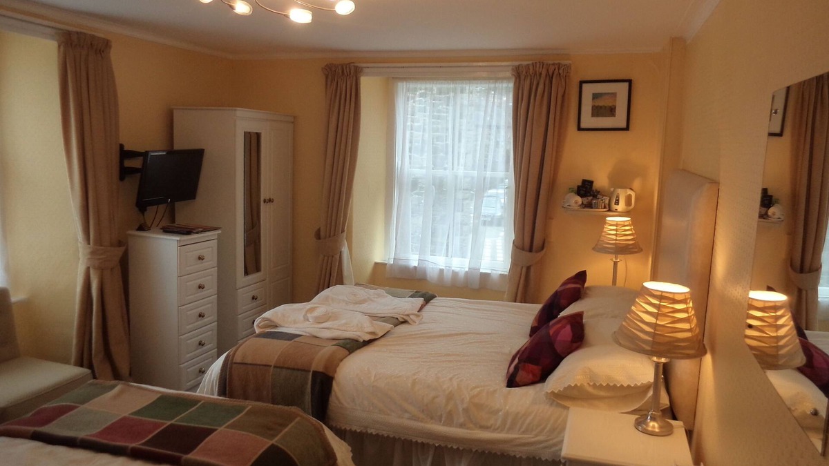 Dolgellau House | Ivy House