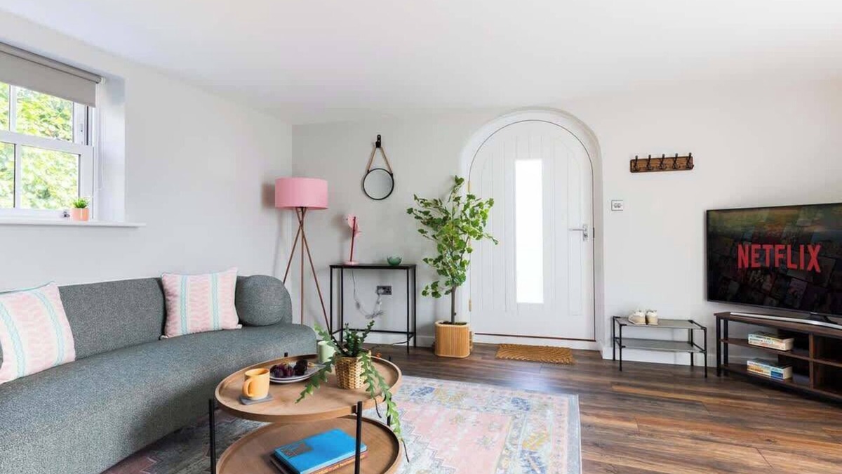 Scalby Apartment | Ivy Mews - Converted Barn in Popular Village