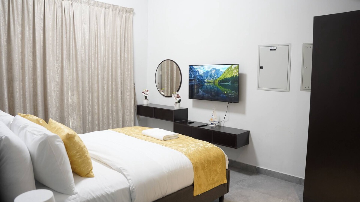 Al Mankhool Apartment | IZA 1 Rose 301