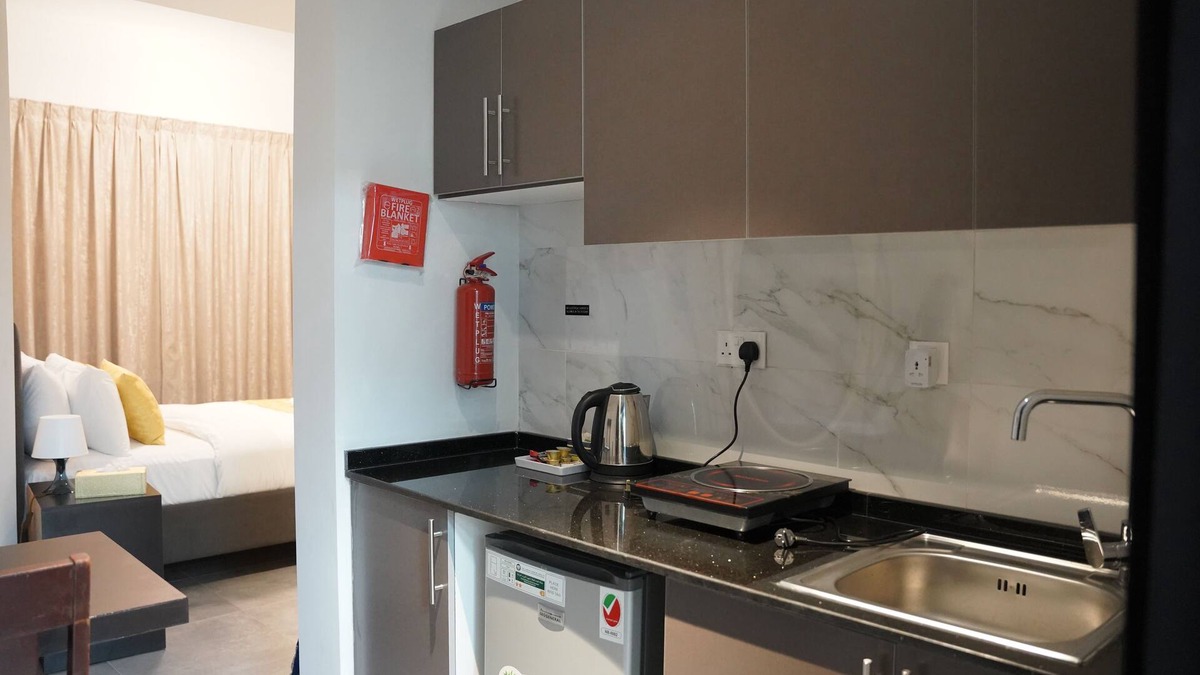Al Quoz Apartment | IZA 1 Rose 303