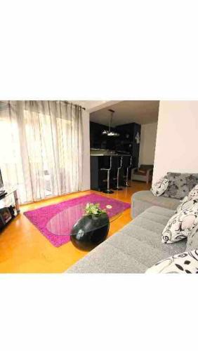 Maini Apartment | Izvor