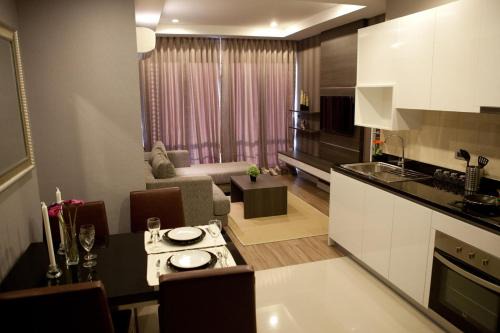 Wattana Apartment | J Residence Thonglor 8