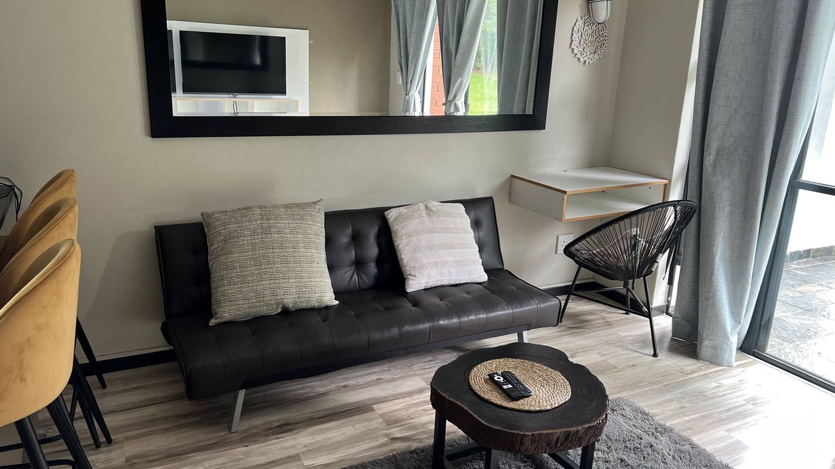 Greater Johannesburg Metropolitan Area Apartment | Jackey the JackelnnLocated at South Africa’s best Golf Estate.