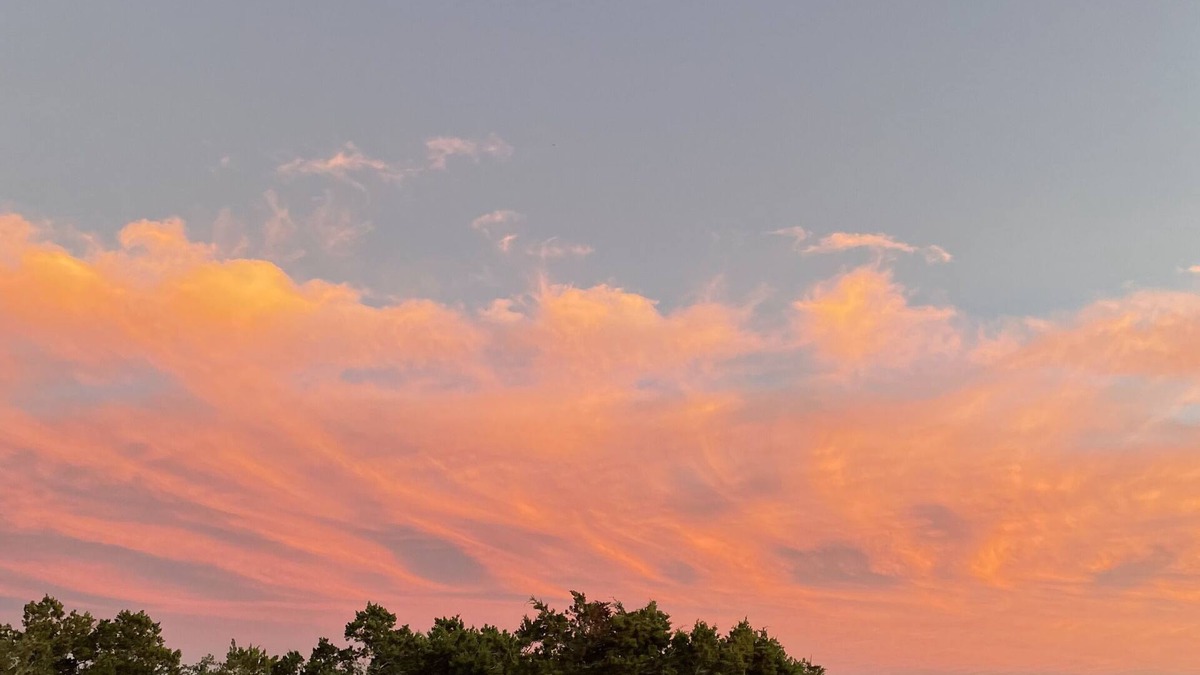 Wimberley Cabin | Jackrabbit Cabin is a quiet Hill Country retreat with vistas and dark skies.