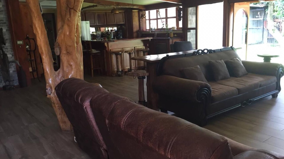 Barrio Ricos y Famosos House | JACO Trinity Oasis - Beautiful, Spacious, 4/3 gem w/studio+yard by beach & town