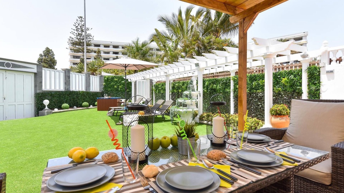 Maspalomas Villa | Jacuzzi Garden Holiday Home