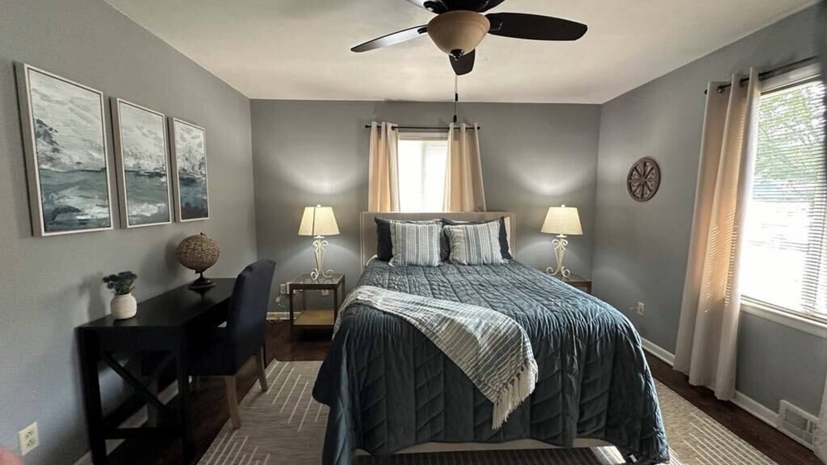 Lansing House | Jacuzzi Hot Tub, Pool Table- Perfect Getaway!