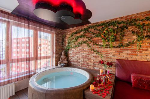 Zagreb Apartment | Jacuzzi - Love - BDSM - Extra Luxury - EV chargger - Valentine's Day - Red Room - Flexible SelfCheckIns 28