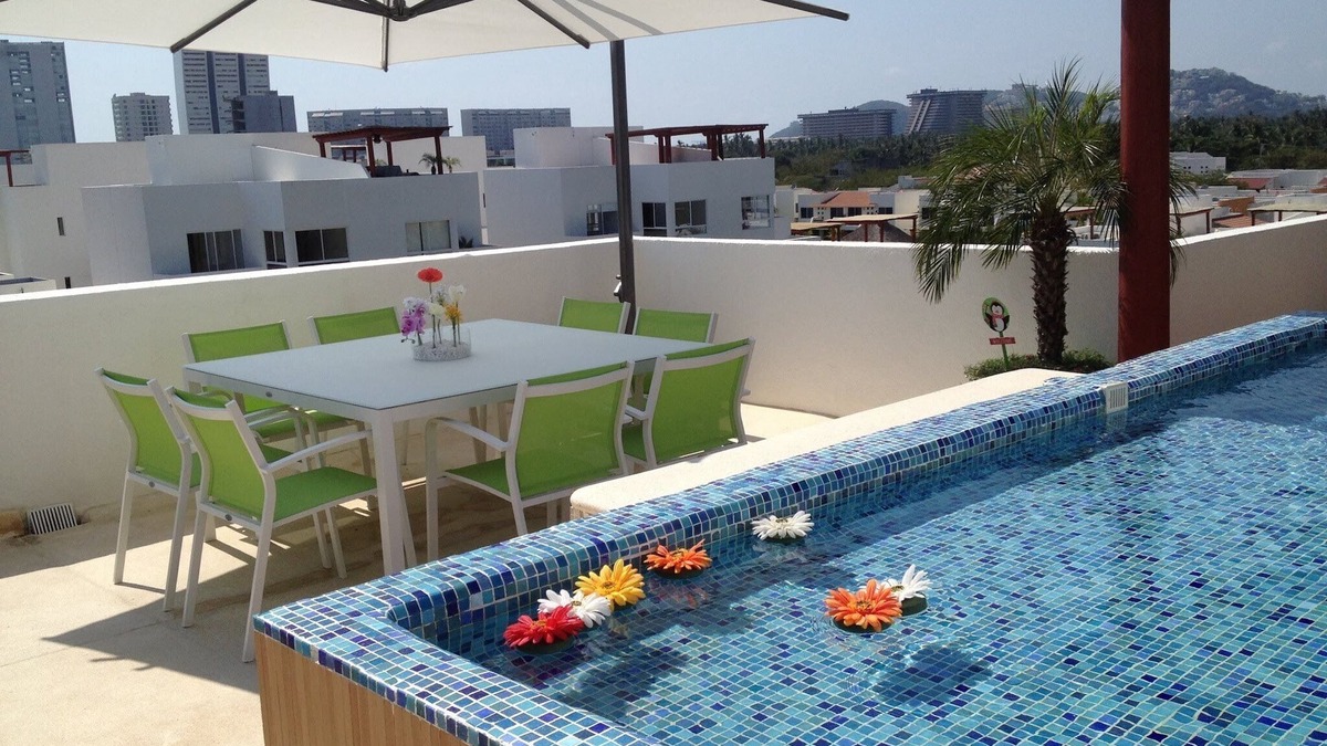 Granjas del Marques Apartment | Jacuzzi privado en roof garden con asoleadero húmedo