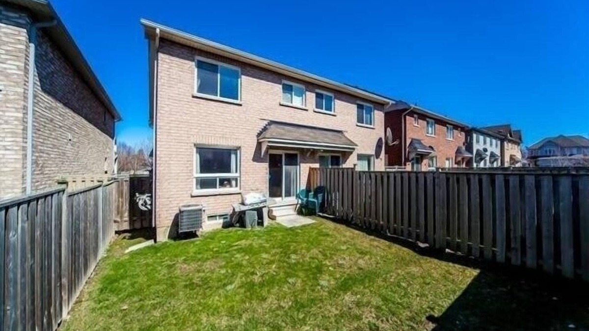Ajax House | Jacuzzi Tub+Office+Movie Theatre+Balcony+Parking