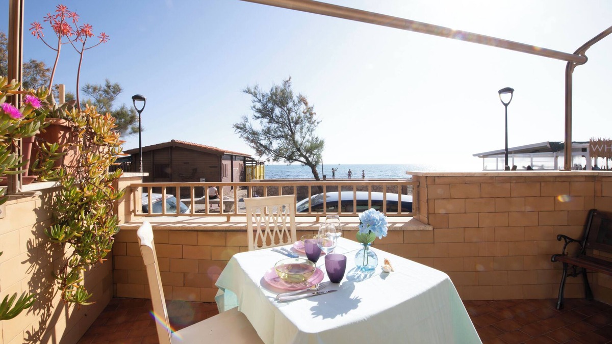 Tragliatella Apartment | Jade house facing the sea just a stone's throw from Rome