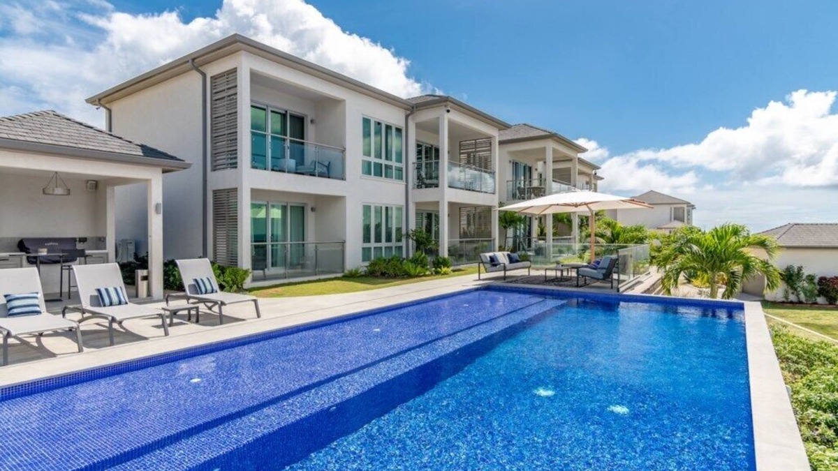 Calvigny Condo | Jade Stylish interior, Ocean Views, great amenities!