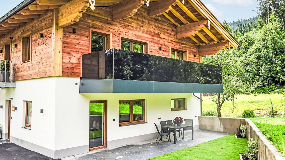 Leogang Apartment | Jagerstüberl-60qm EG mit gr Terrasse by Interhome
