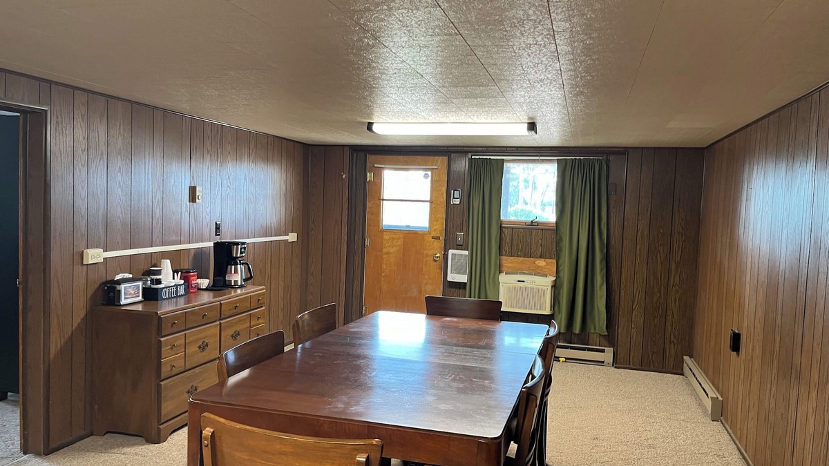 White Lake Hotel | Jake's Corner Motel