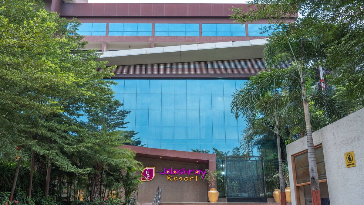 Nadiad Hotel | Jalashray Resort