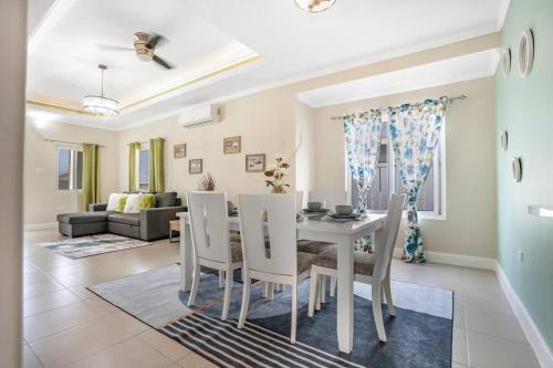 Lucea Villa | Jamaica Reggae Villa