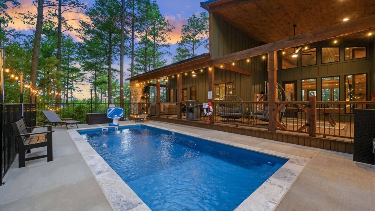Pickens Apartment | JamOn | Heated Pool, Arcade, Playground and MORE!