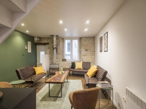 Dun-sur-Meuse House | Jane Austen Lake Retreat