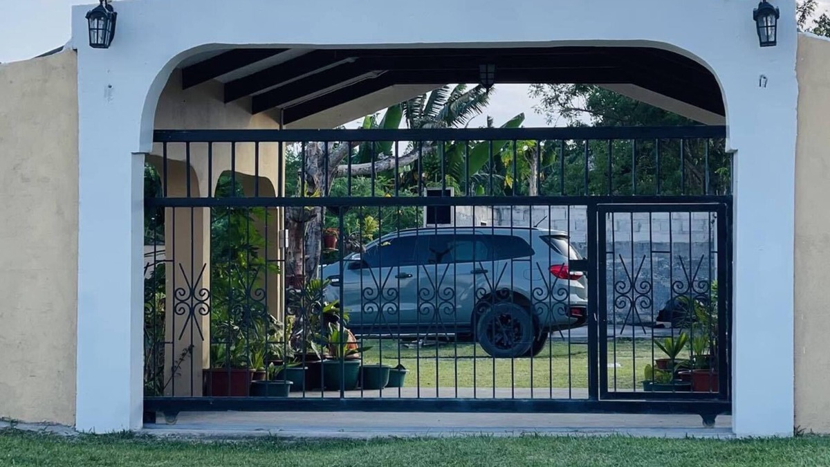Port Vila Bed & Breakfast | Janessa's Dwellery - A fully equipped B&B 4 minutes Walk from the airport!