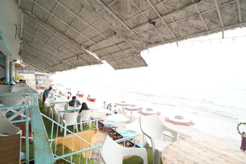 Anjuna Hotel | Janets & Johns Beach Resort since 1989