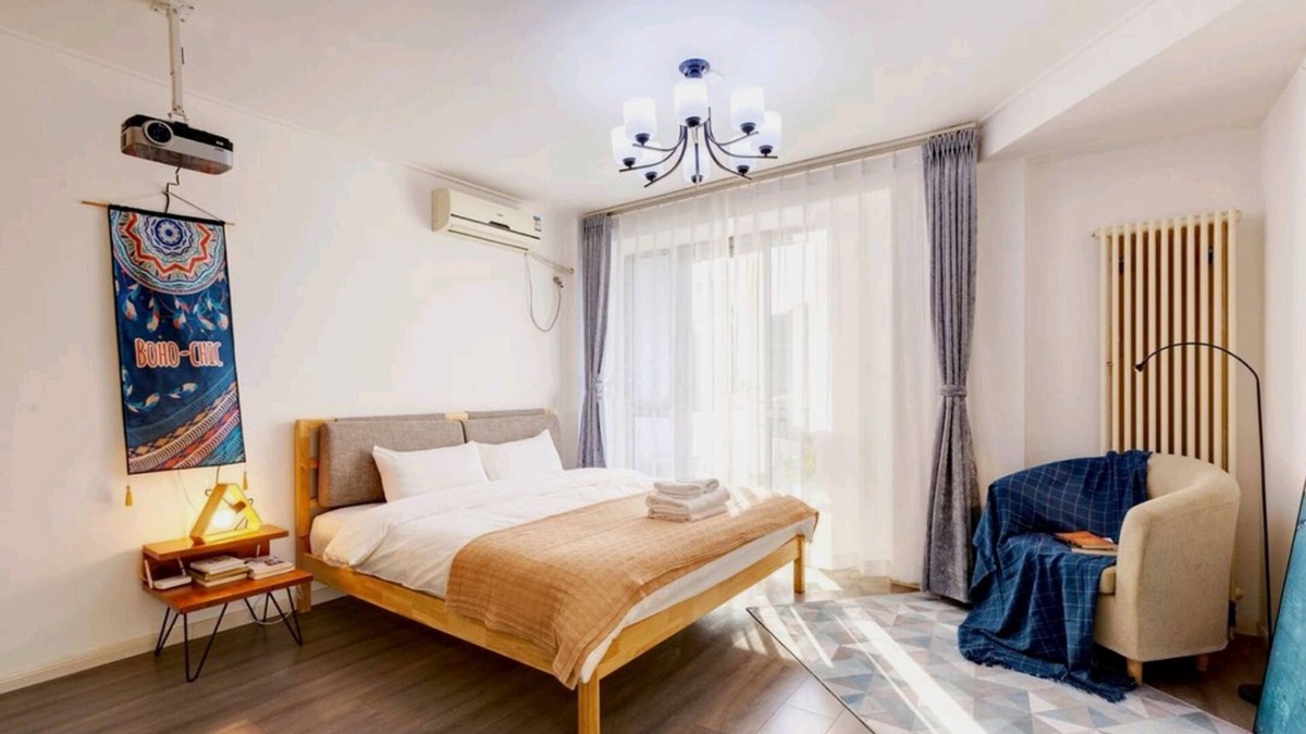 Downtown Beijing Apartment | Janyue Movie Night High Rise View