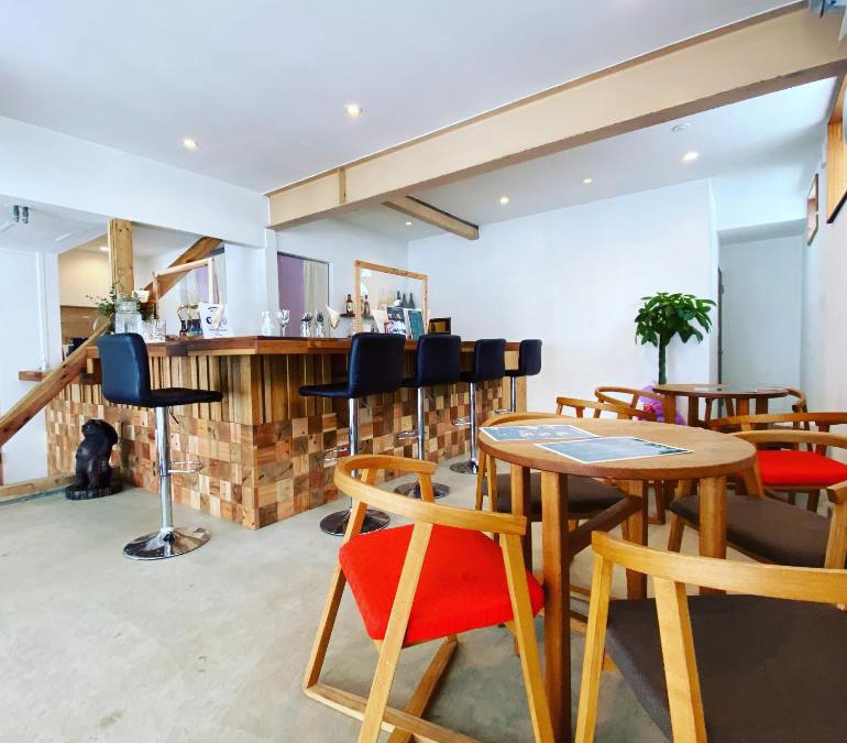 Akakura Onsen Bed & Breakfast | Japow House 2 on Main Street
