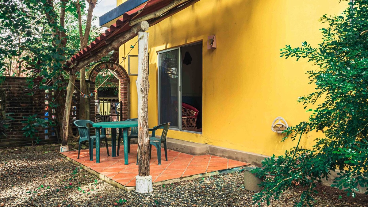 La Manzanilla Apartment | Jardines Tropicales - 3 blocks from the beach