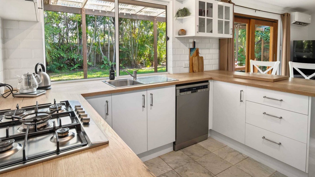 Bokarina House | Jasmin Beach Escape S