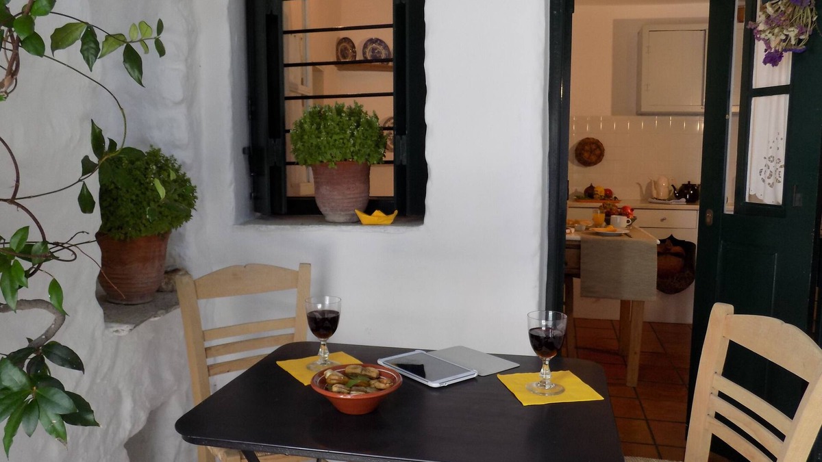 Skiros House | Jasmine House in the heart of Chora of Skyros, can accommodate 3 to 4 people