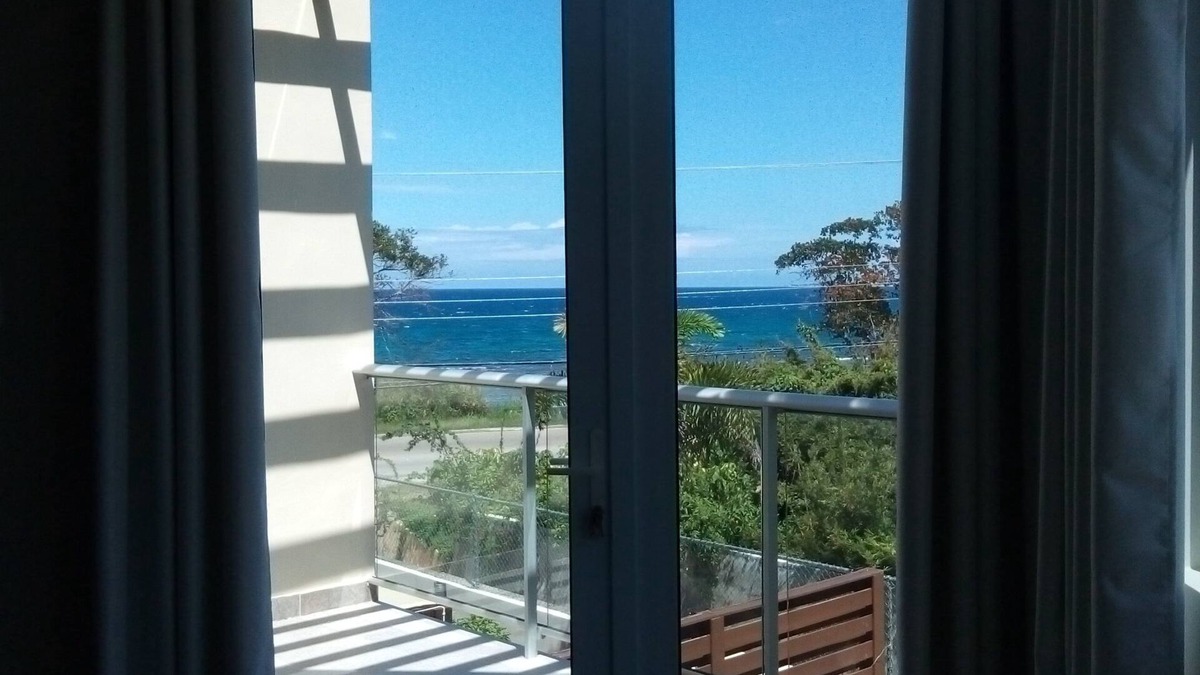 Reading House | Jasmine Palms at Miramar, gated 2bd/3bth with pool
