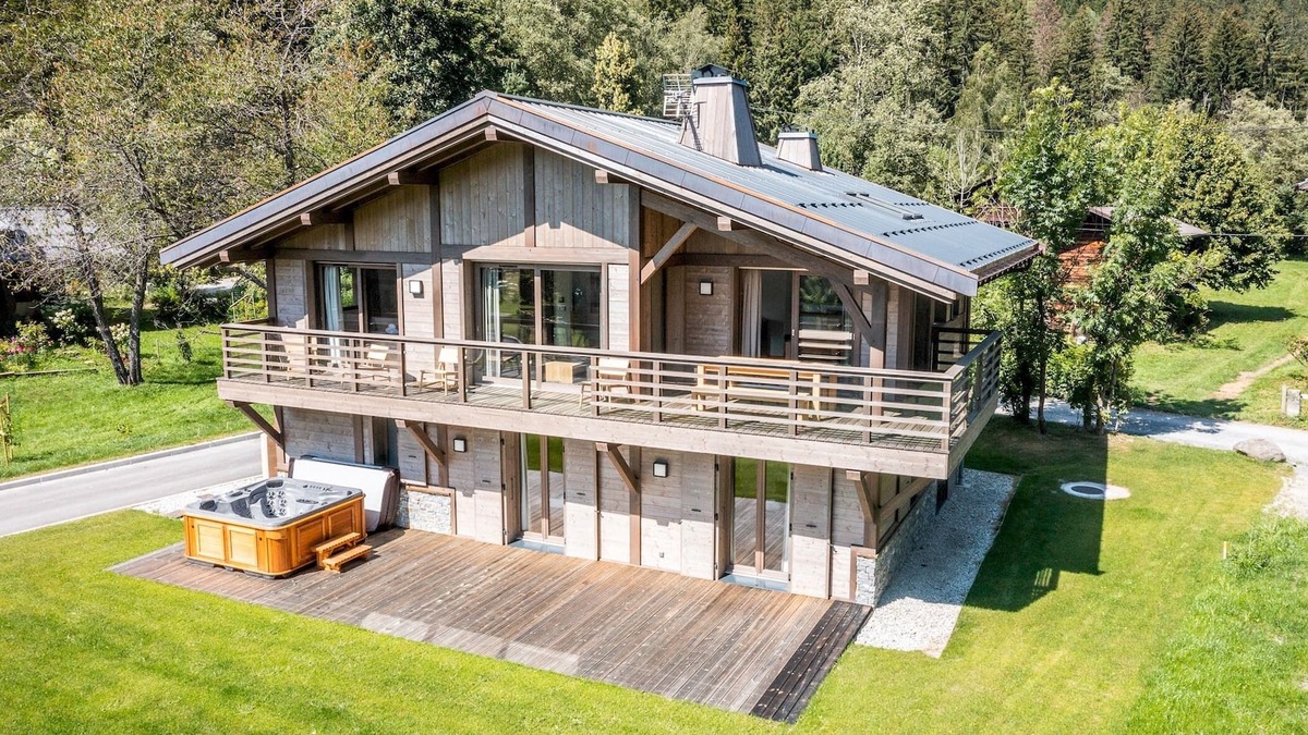 Les Tines Ski Chalet | JATOBA - Chalet with a jacuzzi and cinema corner