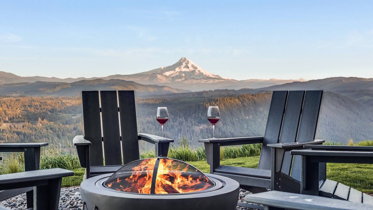 Underwood House | Jaw Drop Views! Mt Hood and Gorge! @pinpointstays
