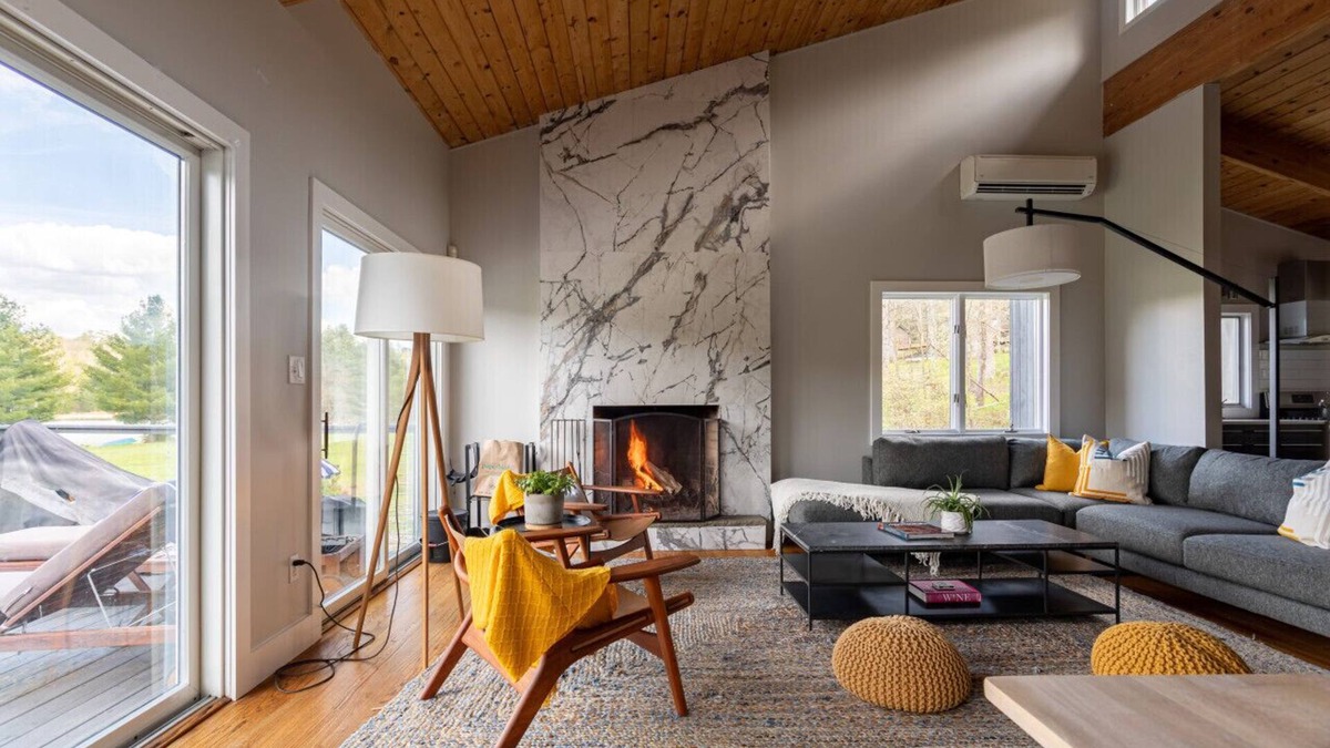 Narrowsburg Apartment | Jay`s Big Sky