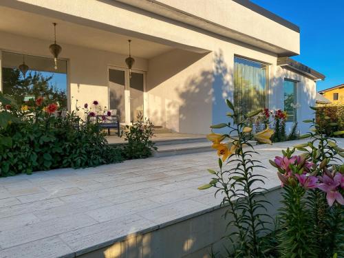 Barnova Villa | JazzFarm GuestHouse