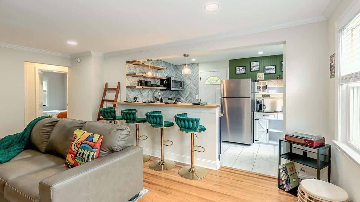 Parkville Apartment | Jazzkey Suite & Kindred Retreat