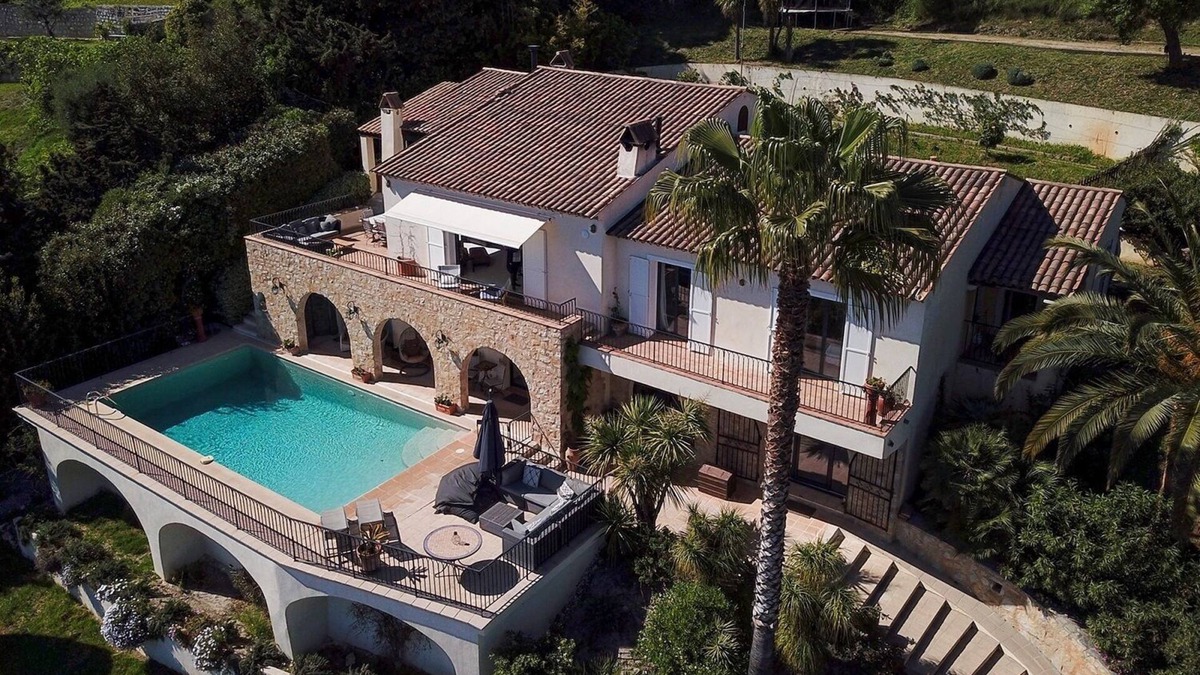 Vence Villa | JdV Holidays Villa Chèvrefeuille, newly-renovated, superb views to the sea