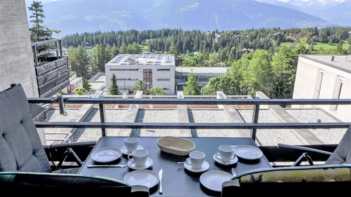 Montana Apartment | Jeanne D'Arc Apt. H2-49 by Interhome